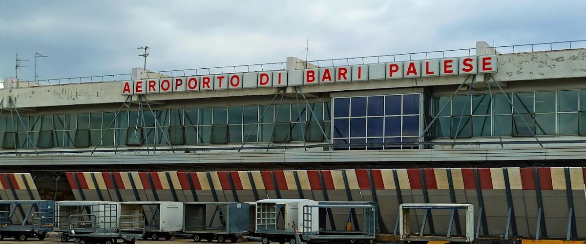 Lufthansa Airlines BRI Terminal – Bari Karol Wojtyła Airport