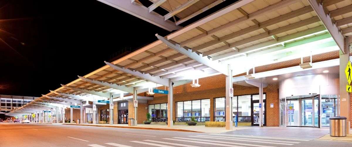 Lufthansa Airlines DSM Terminal – Des Moines International Airport