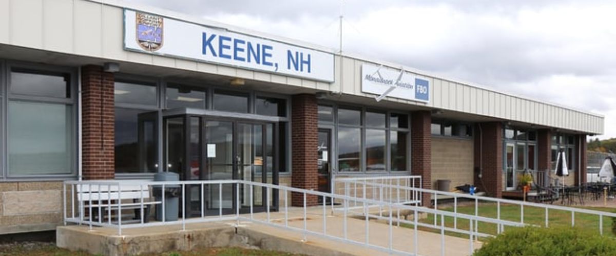 Lufthansa Airlines EEN Terminal – Dillant Hopkins Airport